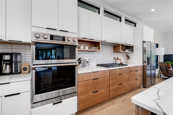 What Are the Latest Trends in Kitchen Remodeling?