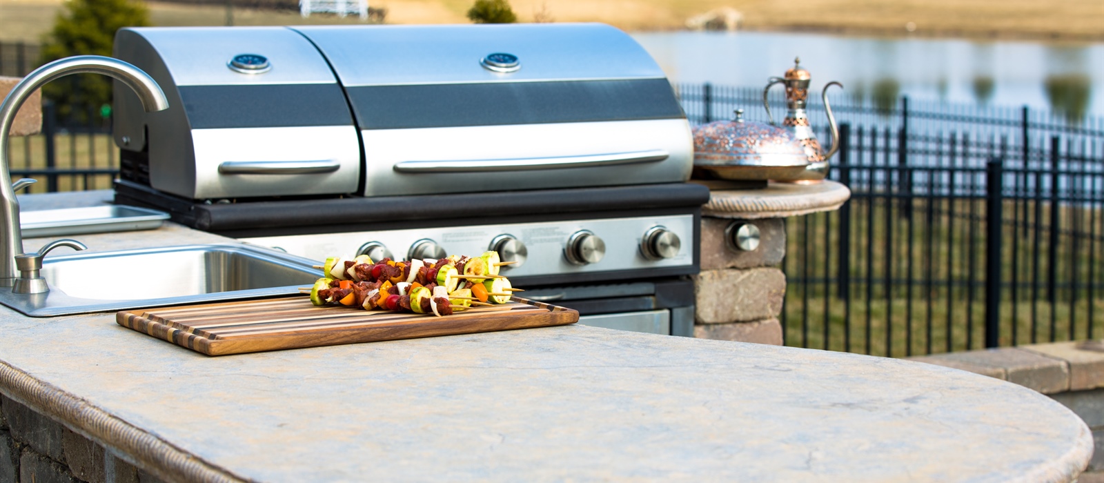 Best Materials for Outdoor Kitchen Countertops and Cabinets in Minnesota