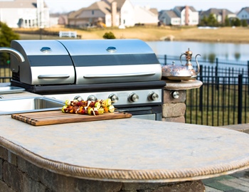 Best Materials for Outdoor Kitchen Countertops and Cabinets in Minnesota