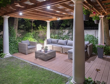 Pergola vs. Gazebo: Key Differences in Shade, Design & Cost